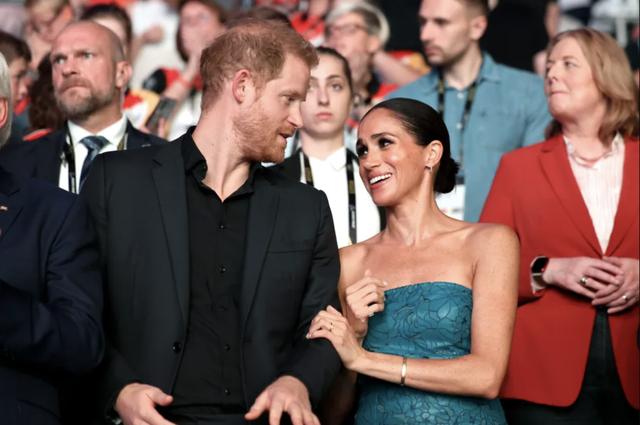 'Chán' Hollywood, Harry và Meghan đối mặt thay đổi lớn vào năm 2024