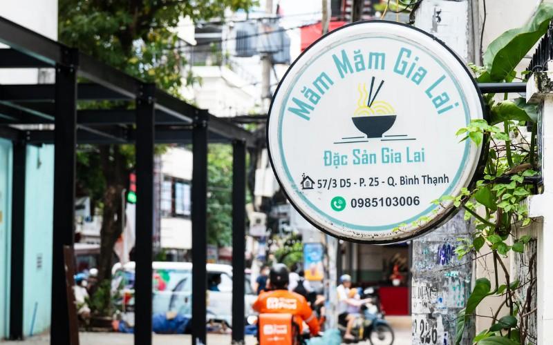 Chặt hẻm Bình Thạnh, thưởng thức bún cua thối Gia Lai ngon đúng điệu