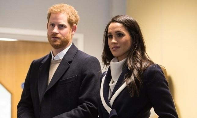 Harry – Meghan bối rối